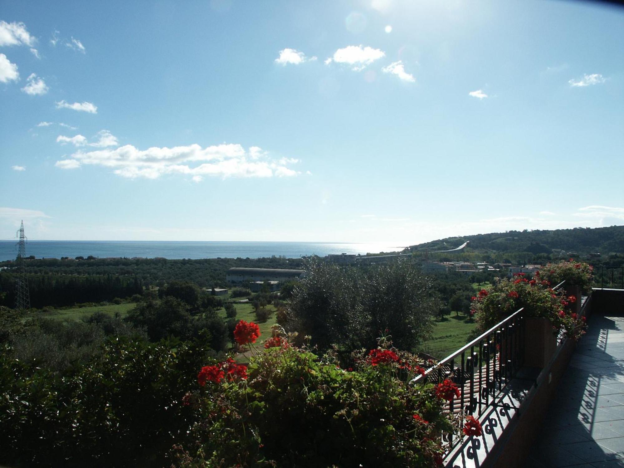 Hotel Villaggio Calaghena Montepaone Extérieur photo